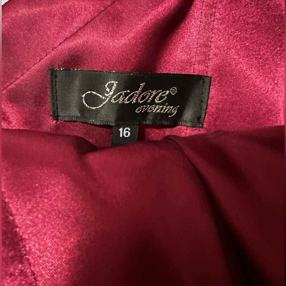 Gorgeous Prom dress in wine - Picture 13 of 13